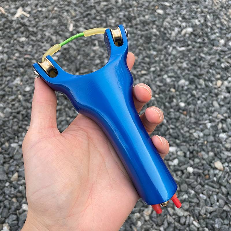 Blue alloy skaters with fish darts